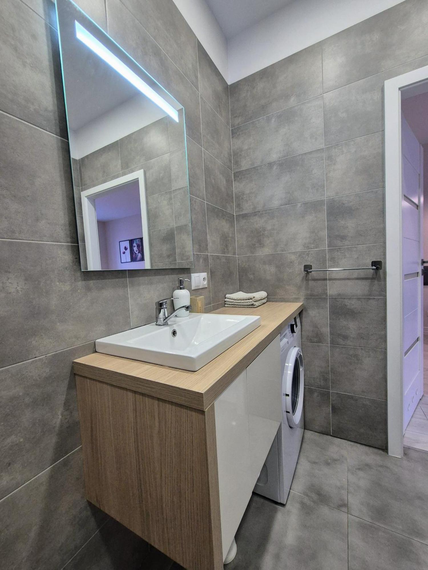 Charming Apartment In The City Centre, Lodz Exterior foto
