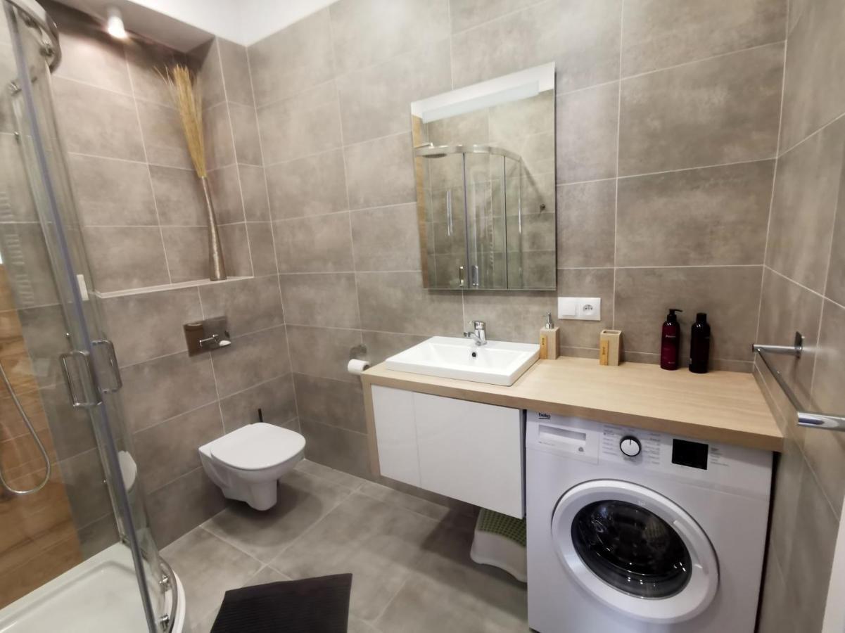 Charming Apartment In The City Centre, Lodz Exterior foto